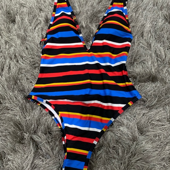 Express swimsuit New - Picture 4 of 4